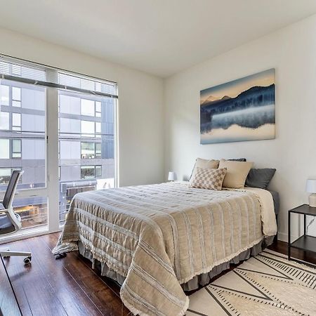 Close Downtown Modern Apartment - Pet Friendly, Wifi, Rooftop Views سياتل المظهر الخارجي الصورة
