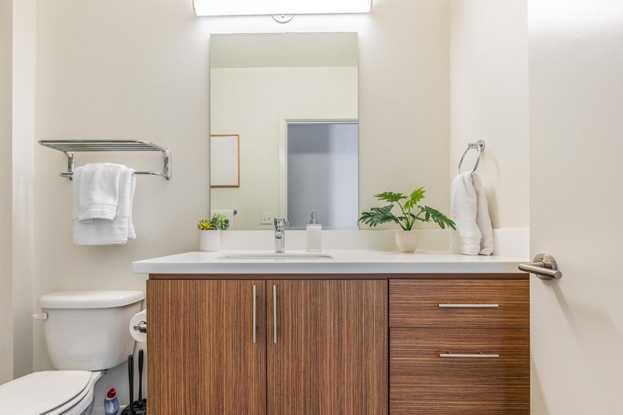 Close Downtown Modern Apartment - Pet Friendly, Wifi, Rooftop Views سياتل المظهر الخارجي الصورة